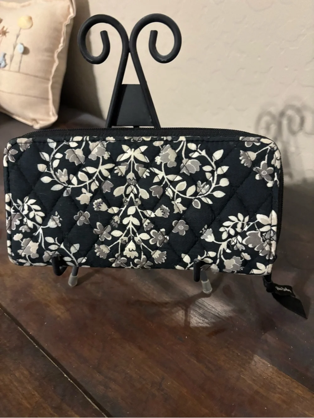 Vera Bradley Black Quilted Floral Zip-Around Wallet Chandelier Noir pattern - Picture 2 of 14